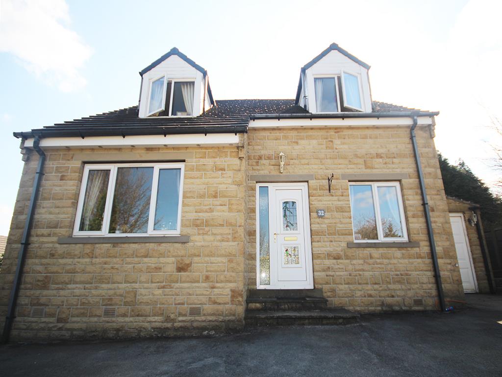 4 bedroom detached house For Sale in Earby - IMG_2479.jpg